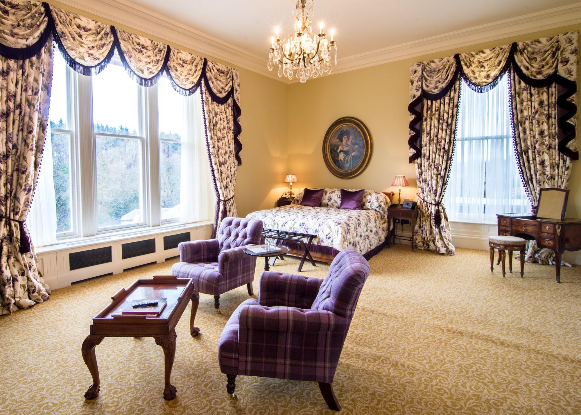 Crossbasket Castle & Restaurant 5*