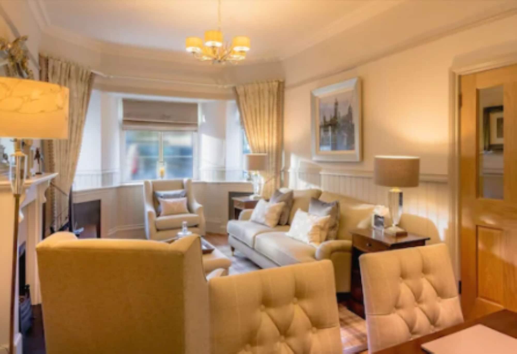 Crossbasket Castle & Restaurant Hotel 5*