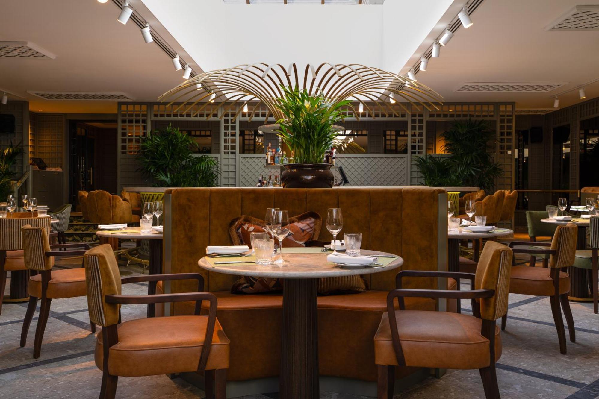 Crossbasket Castle & Restaurant Hotel