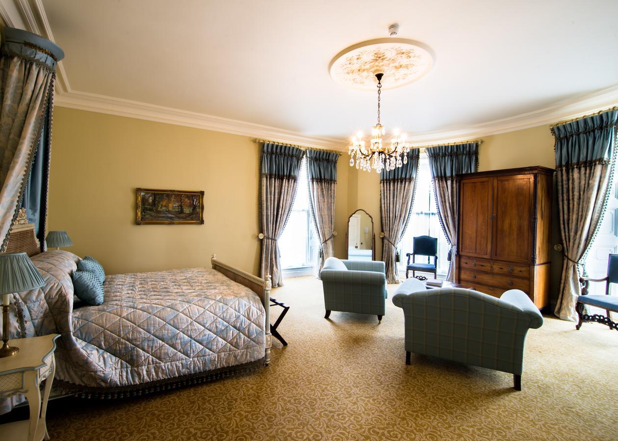 Crossbasket Castle & Restaurant 5* High Blantyre
